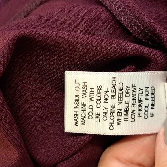 🌴 Fancy Fitted Zippered Tank Top in Shades of Rose and Wine - Picture 9 of 13